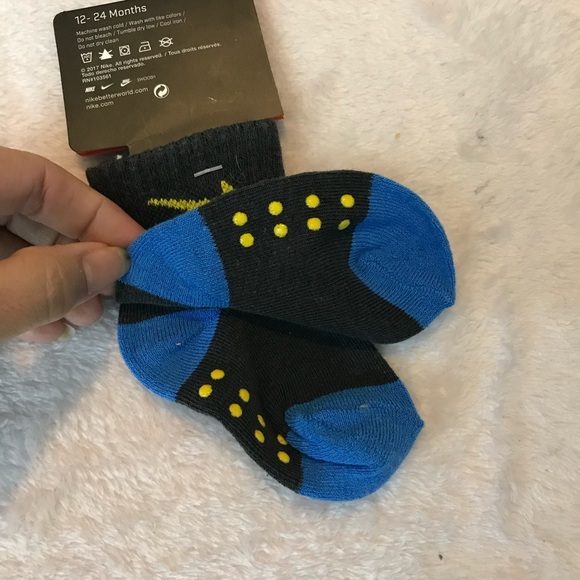 New Infant Baby NIKE Lightweight Ankle Socks 12-24 Months One Pair New - Picture 2 of 7